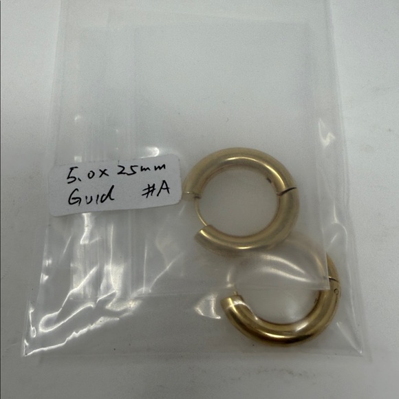 1 inch Chunky Elegant Gold Hoop Earrings - Picture 8 of 8